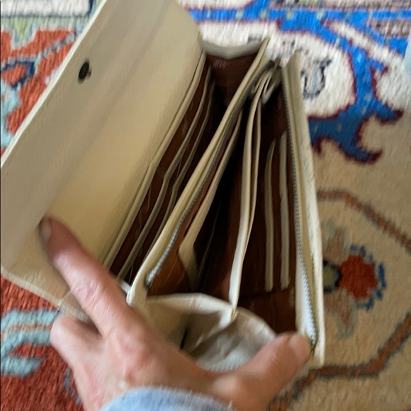 White cream leather wallet in distressed leather look with fabric inside. Mango - Picture 5 of 7